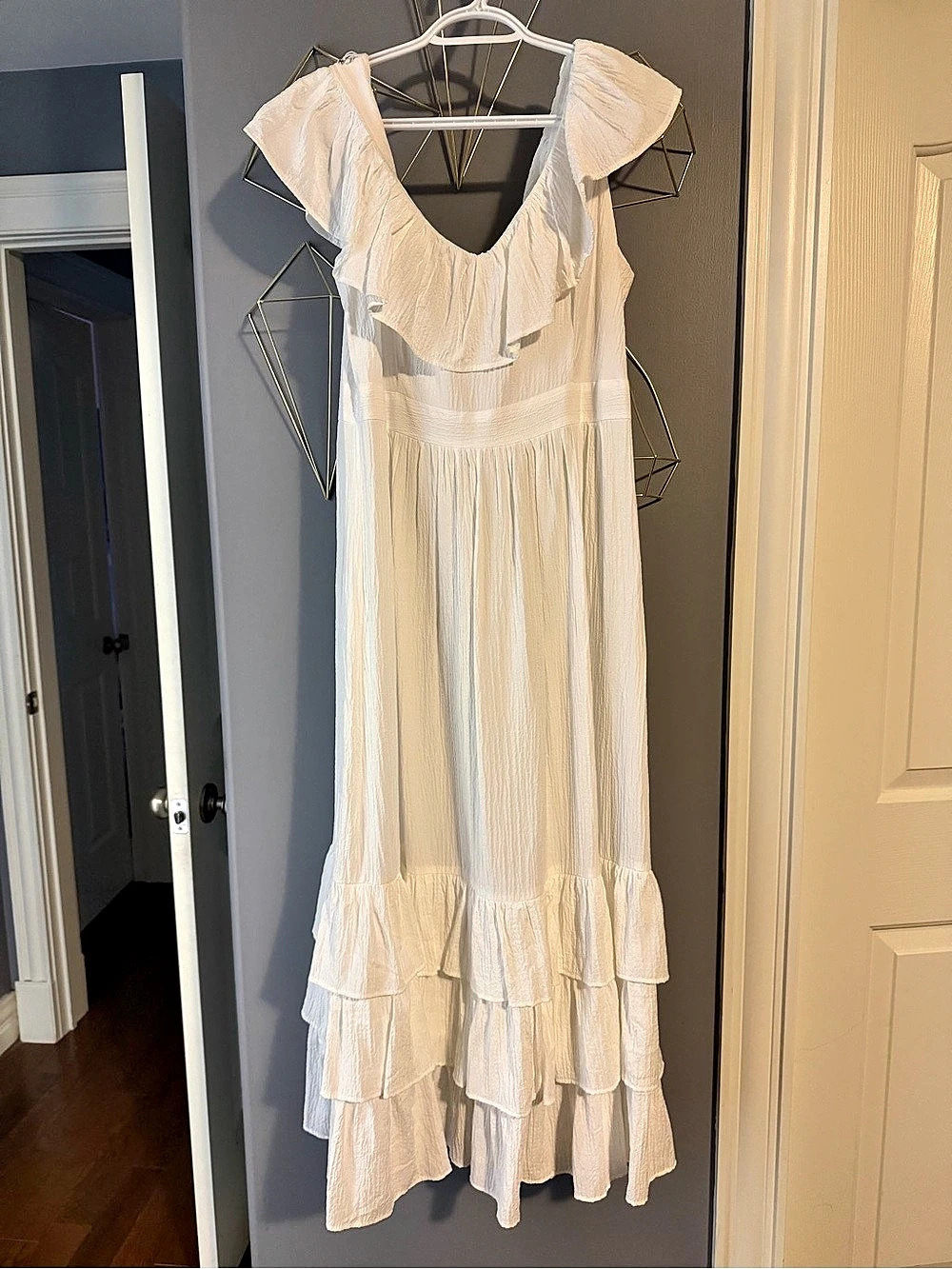 Calvin Klein Maxi Ruffle Dress in White Size 10 Like New